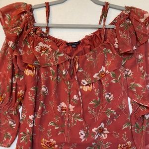 American Eagle Floral 3/4 Sleeve Blouse